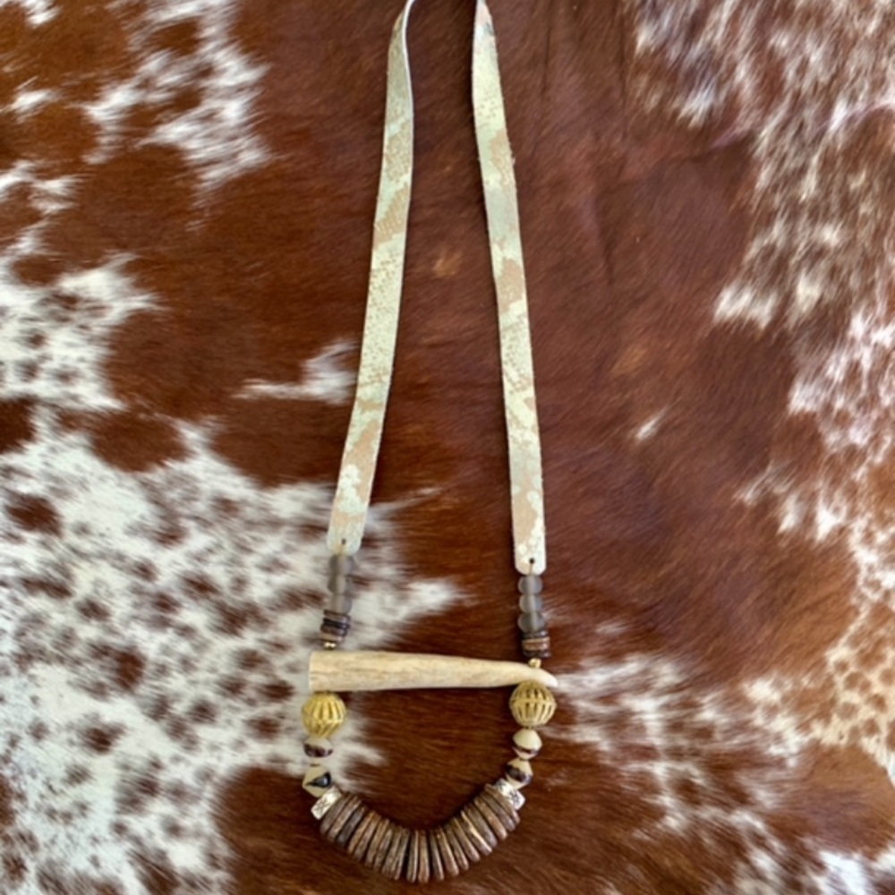 🌾 Hair on Hide Necklace - Picture 2 of 5